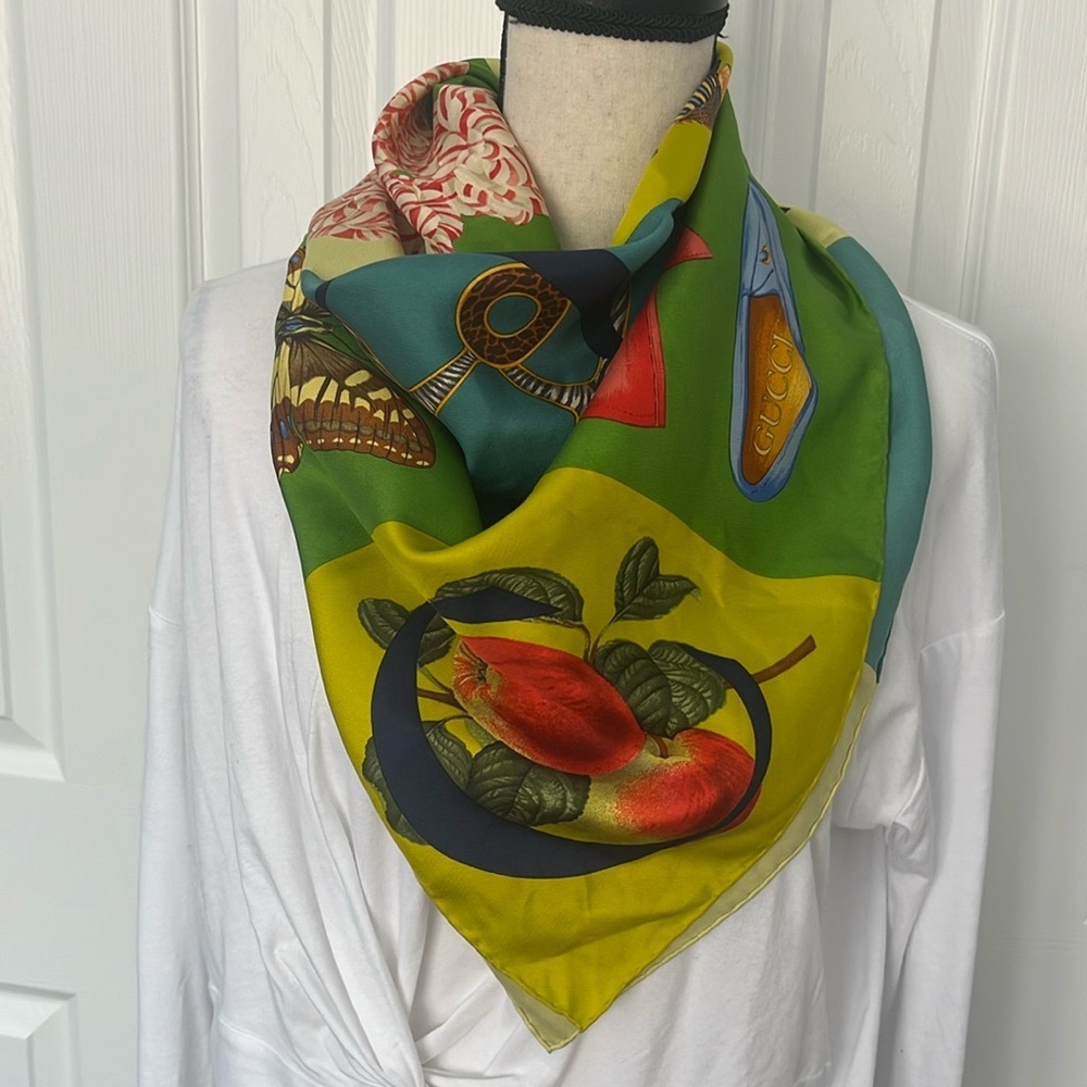 Gucci Vintage Logo Floral Butterfly Print Silk Scarf - Picture 3 of 8